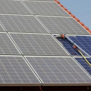 Strak zonnepanelen reinigen 3